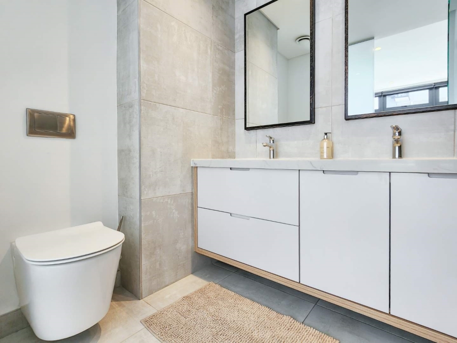 2 Bedroom Property for Sale in Sea Point Western Cape